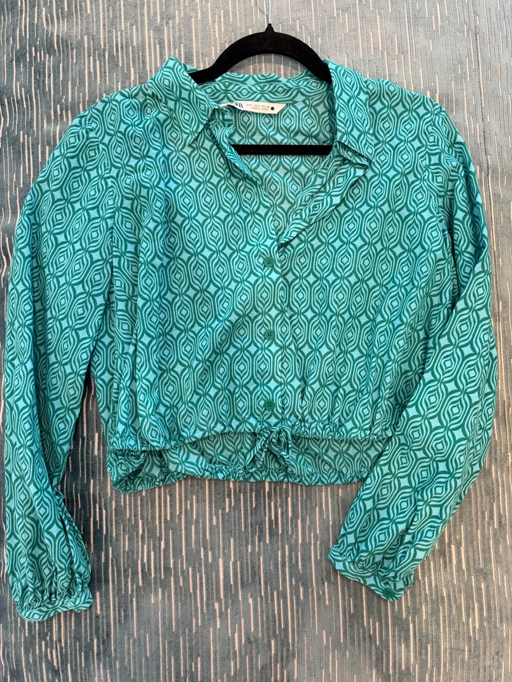 Zara Teal Geometric Button-Front Crop Shirt